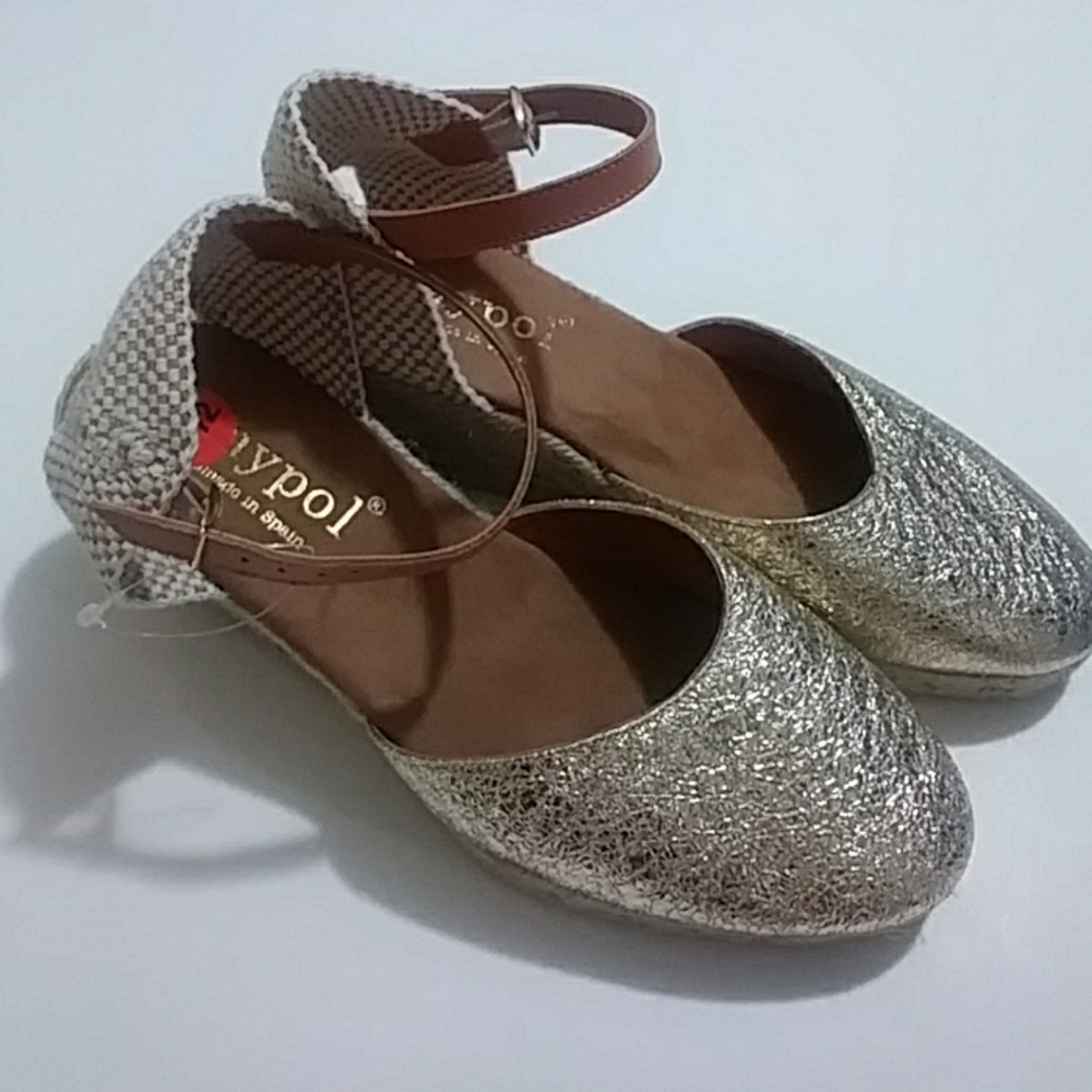 Maypol wedge in gold